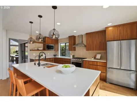7104 SW Chapel Lane Portland OR 97223