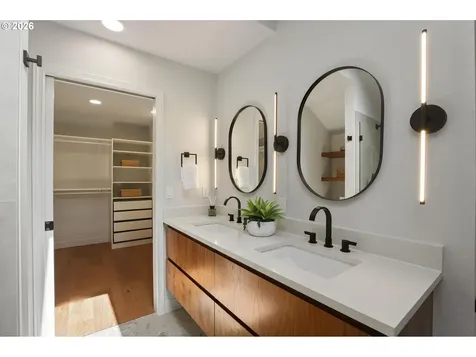 7104 SW Chapel Lane Portland OR 97223