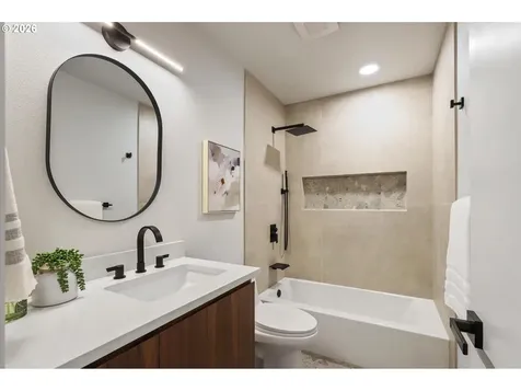 7104 SW Chapel Lane Portland OR 97223