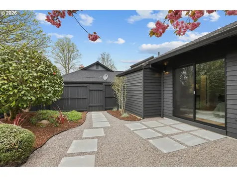 7104 SW Chapel Lane Portland OR 97223