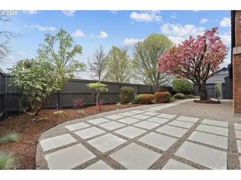 7104 SW Chapel Lane Portland OR 97223