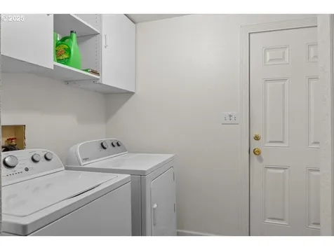 274 NW Meloy Avenue Roseburg OR 97470
