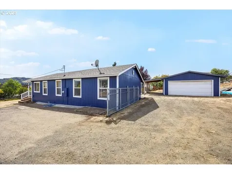 274 NW Meloy Avenue Roseburg OR 97470