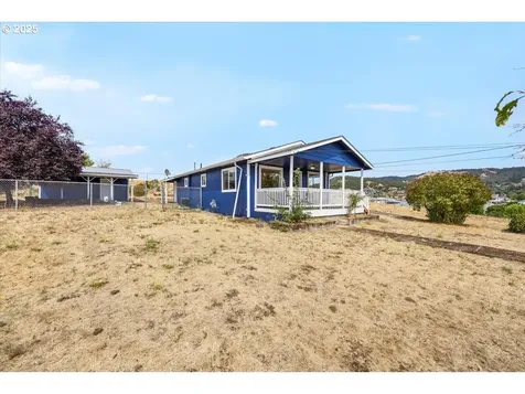 274 NW Meloy Avenue Roseburg OR 97470