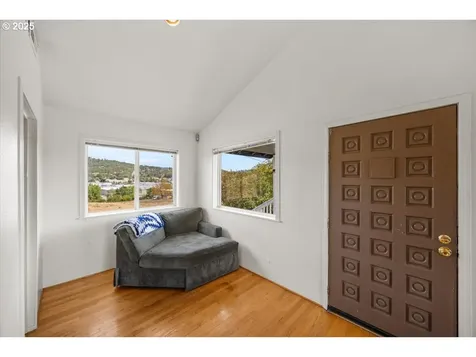 274 NW Meloy Avenue Roseburg OR 97470