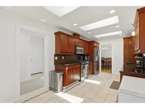 1651 NE 134th Place Portland OR 97230