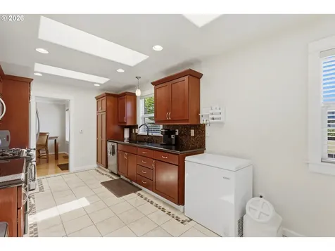 1651 NE 134th Place Portland OR 97230