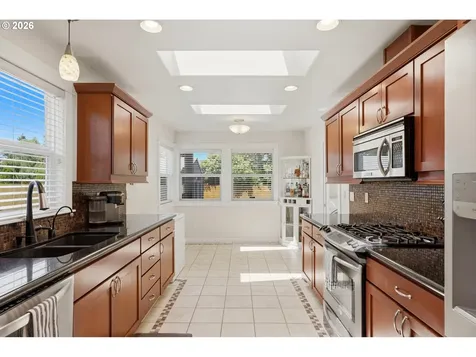 1651 NE 134th Place Portland OR 97230