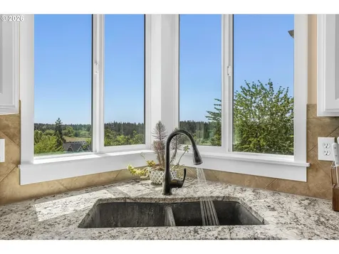 5214 N Wedgewood Loop Newberg OR 97132