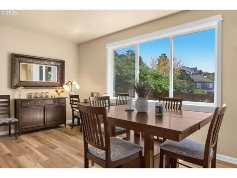 5214 N Wedgewood Loop Newberg OR 97132