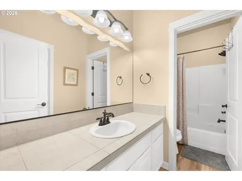 5214 N Wedgewood Loop Newberg OR 97132