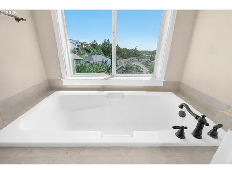 5214 N Wedgewood Loop Newberg OR 97132
