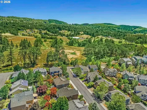 5214 N Wedgewood Loop Newberg OR 97132
