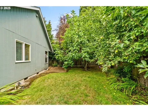 1473 Luella Street Eugene OR 97401