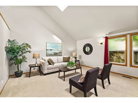 1473 Luella Street Eugene OR 97401