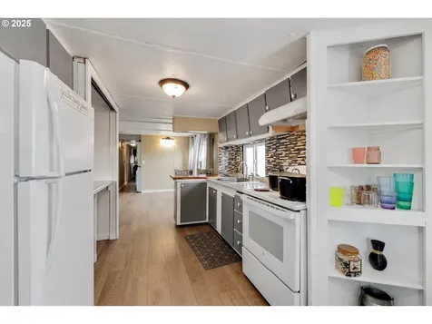 570 N 10th Avenue Cornelius OR 97113