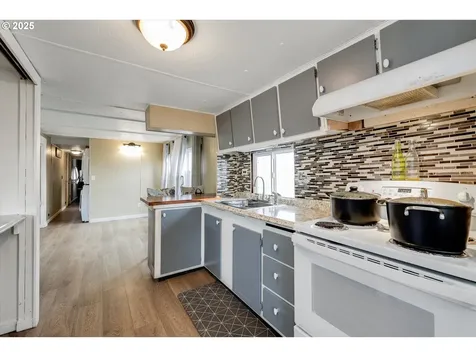 570 N 10th Avenue Cornelius OR 97113