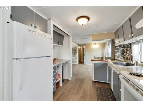 570 N 10th Avenue Cornelius OR 97113