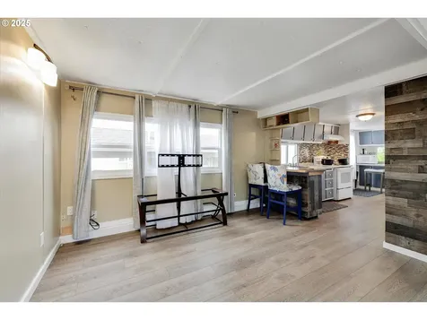 570 N 10th Avenue Cornelius OR 97113