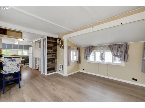 570 N 10th Avenue Cornelius OR 97113