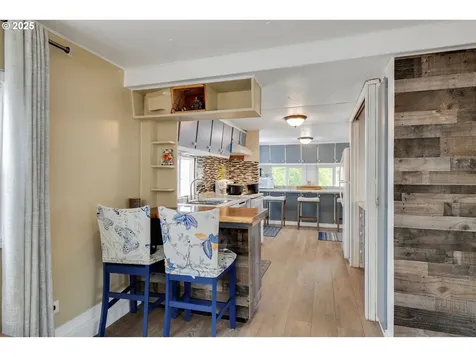 570 N 10th Avenue Cornelius OR 97113