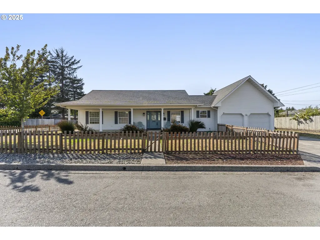 588 Madison Street Coos Bay OR 97420