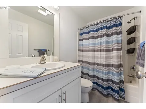 588 Madison Street Coos Bay OR 97420