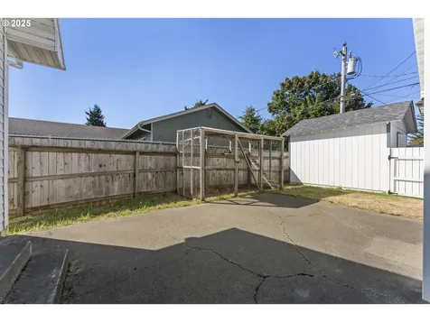 588 Madison Street Coos Bay OR 97420
