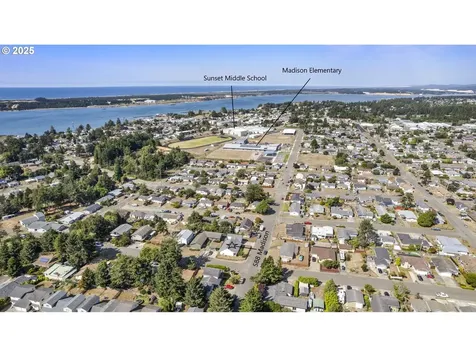 588 Madison Street Coos Bay OR 97420