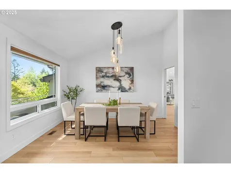 9 Del Prado Street Lake Oswego OR 97035