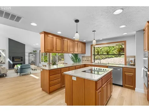 9 Del Prado Street Lake Oswego OR 97035