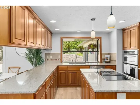 9 Del Prado Street Lake Oswego OR 97035