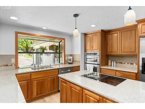 9 Del Prado Street Lake Oswego OR 97035