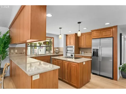 9 Del Prado Street Lake Oswego OR 97035