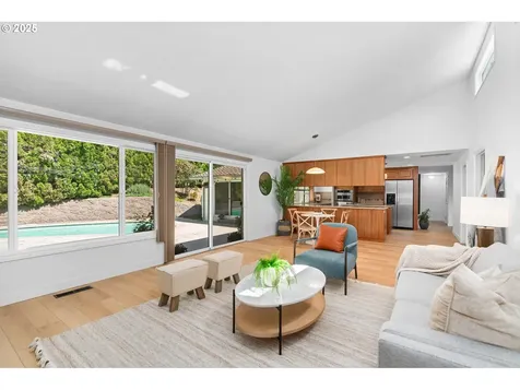 9 Del Prado Street Lake Oswego OR 97035