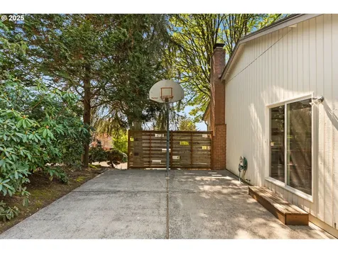 9 Del Prado Street Lake Oswego OR 97035