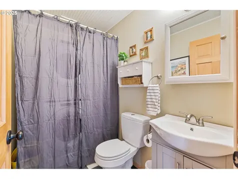 1333 NE Bryant Court Portland OR 97211