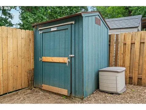 1333 NE Bryant Court Portland OR 97211