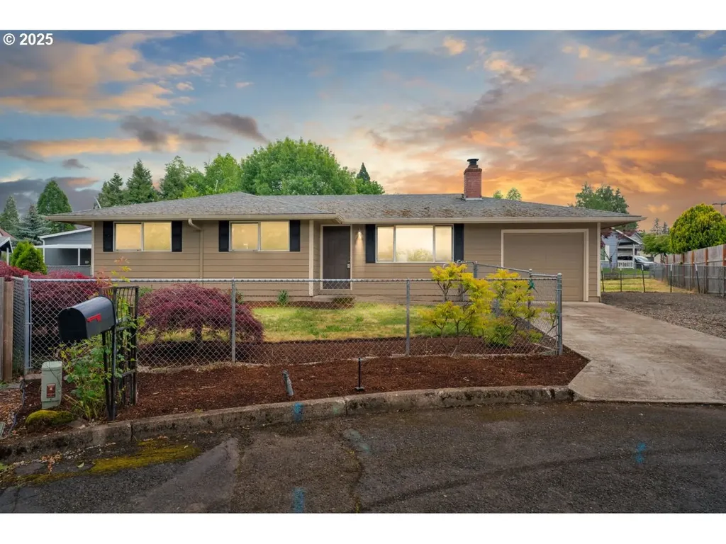 1 Revilot Court Molalla OR 97038