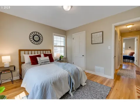 7067 N Dwight Avenue Portland OR 97203