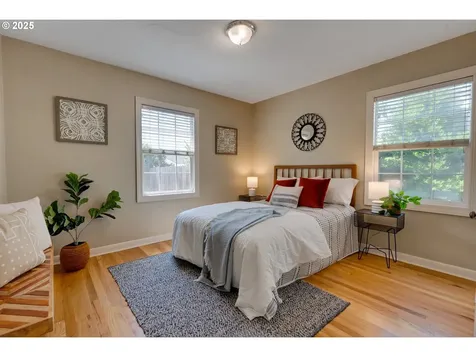 7067 N Dwight Avenue Portland OR 97203