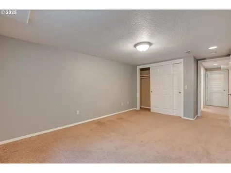 7067 N Dwight Avenue Portland OR 97203