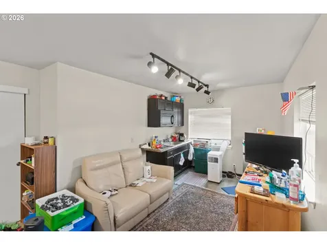 621 SW Evergreen Avenue Redmond OR 97756