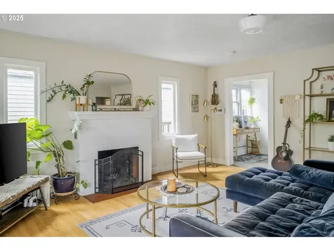 7027 NE Klickitat Street Portland OR 97213