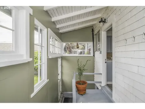7027 NE Klickitat Street Portland OR 97213