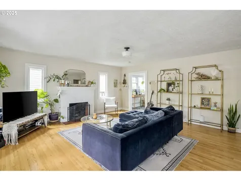 7027 NE Klickitat Street Portland OR 97213