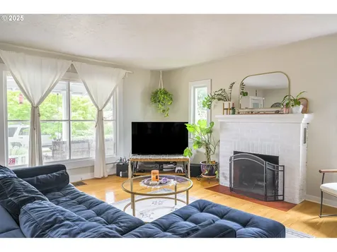 7027 NE Klickitat Street Portland OR 97213