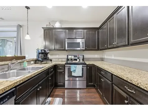 1560 NE Gardiner Drive Estacada OR 97023