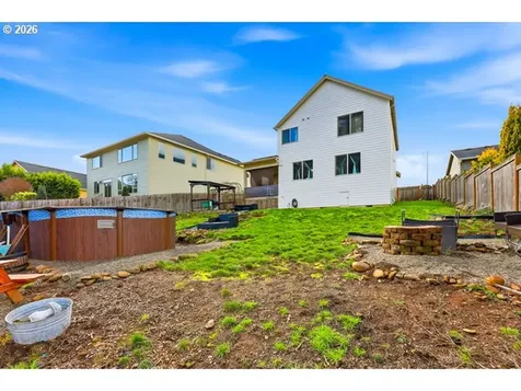 1560 NE Gardiner Drive Estacada OR 97023