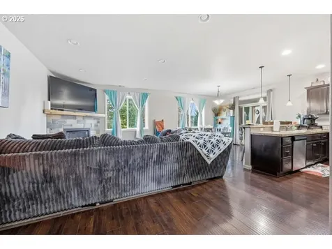1560 NE Gardiner Drive Estacada OR 97023